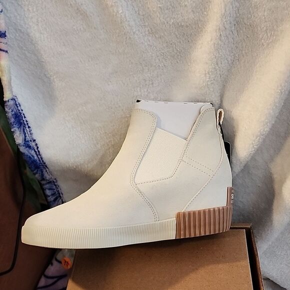 Sorel boots size 8 waterproof NWT - Picture 3 of 5